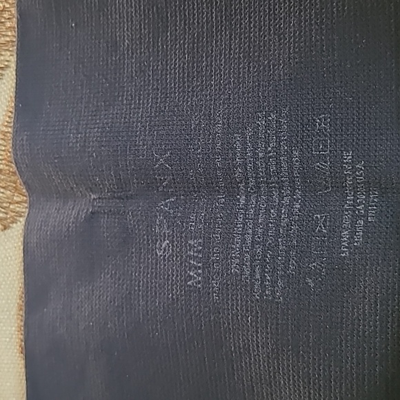 Spanx seamless leggings. Woman's size Medium. - Picture 4 of 6